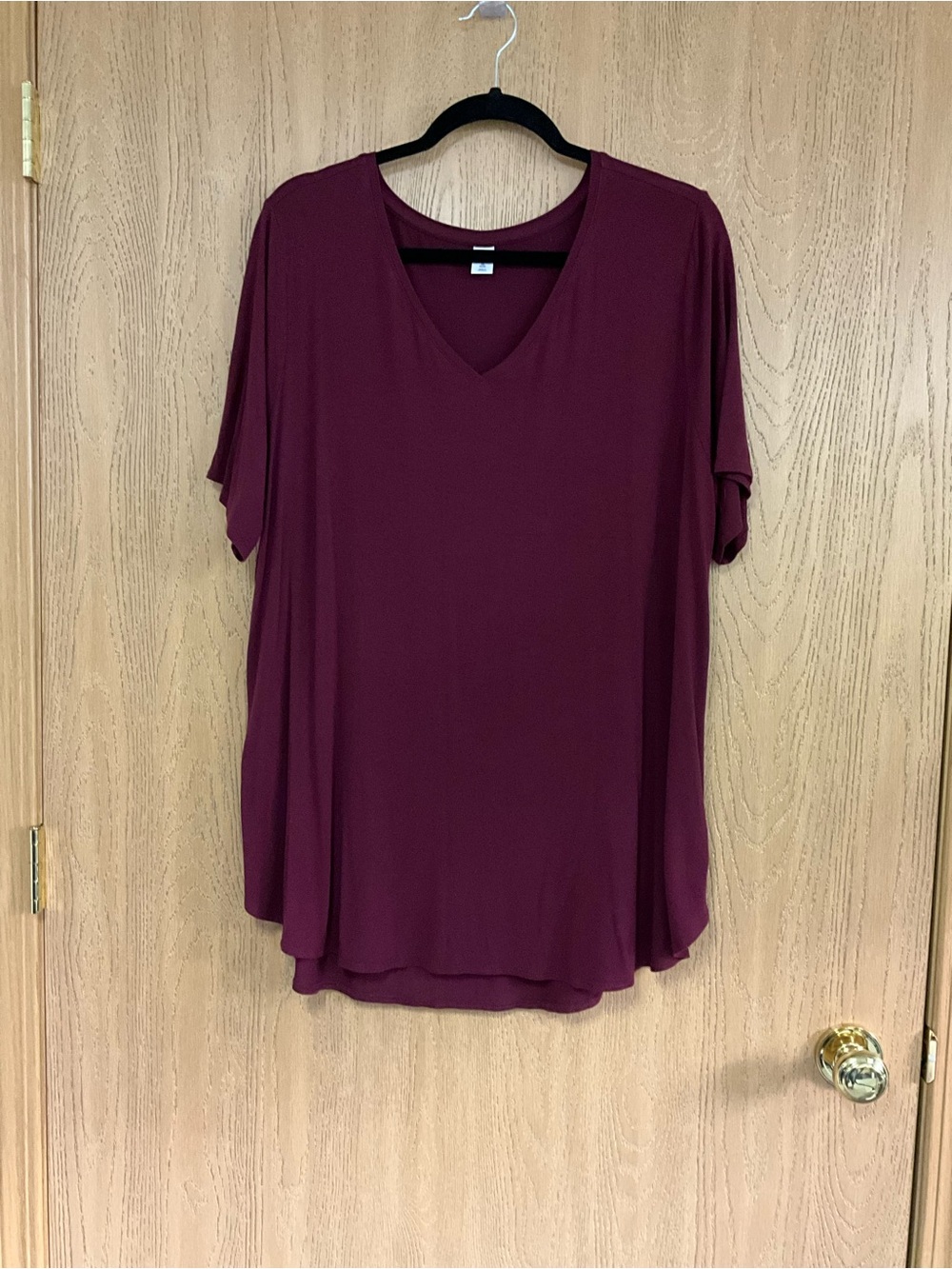 Old Navy Women's Short Sleeve V-Neck Top - Burgundy